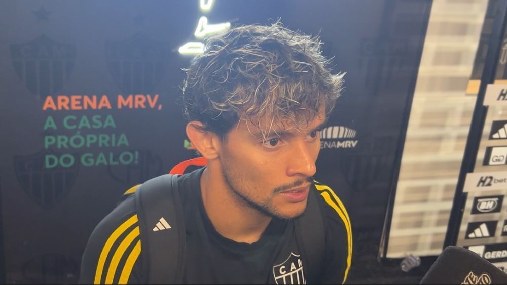 Gustavo Scarpa, do Atlético, aponta erro da arbitragem no clássico e faz ressalva