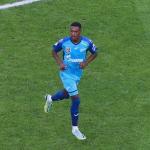 Inter entra na disputa com o Corinthians pelo zagueiro Robert Renan, do Zenit
