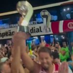 Franca é recebido com festa após título mundial de basquete