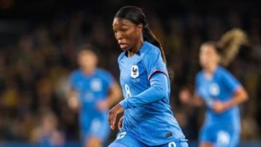 França joga neste domingo