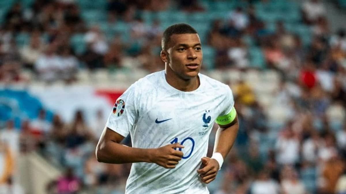 França vence Grécia e segue invicta nas Eliminatórias da Euro