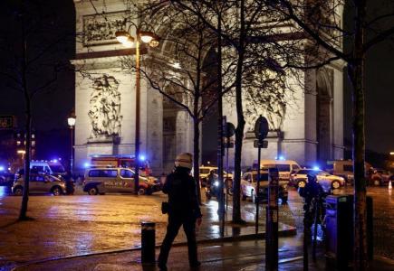 Homem armado com faca é morto pela polícia francesa