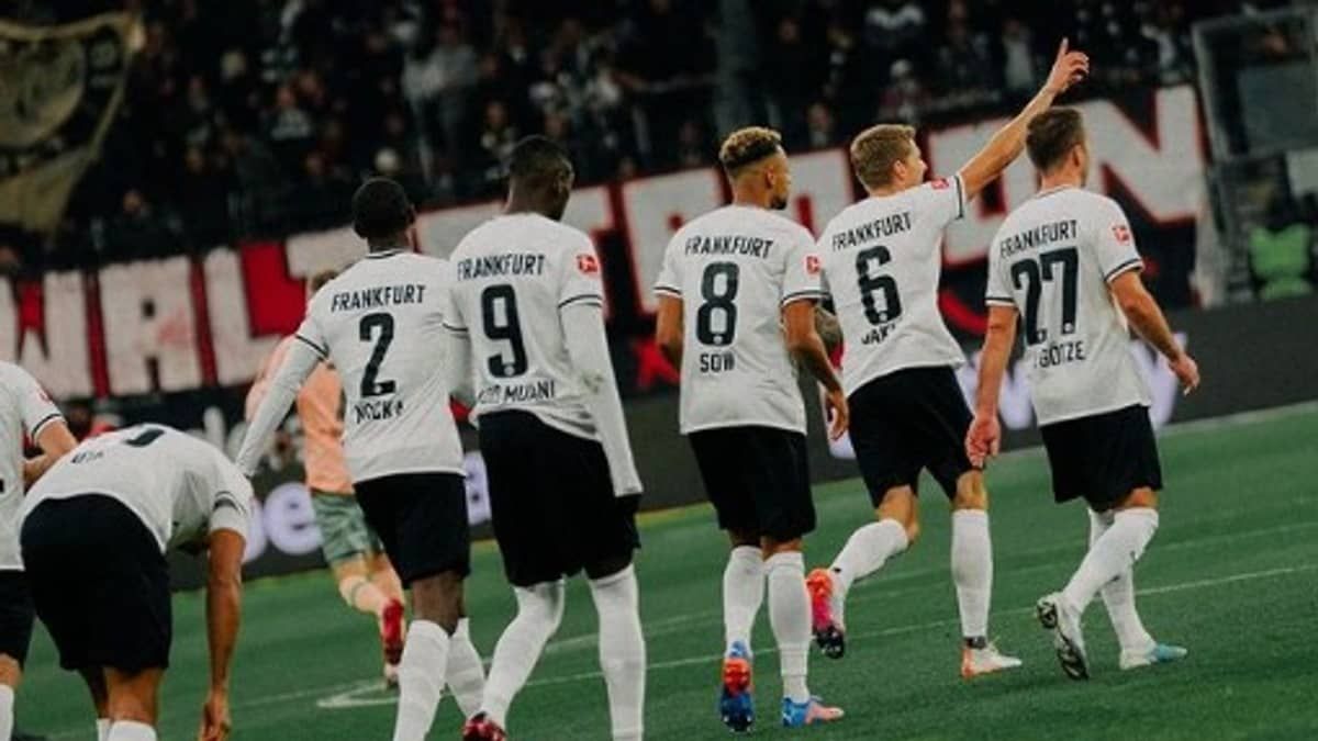 Eintracht Frankfurt x Napoli: onde assistir ao jogo pelas oitavas de final da Champions