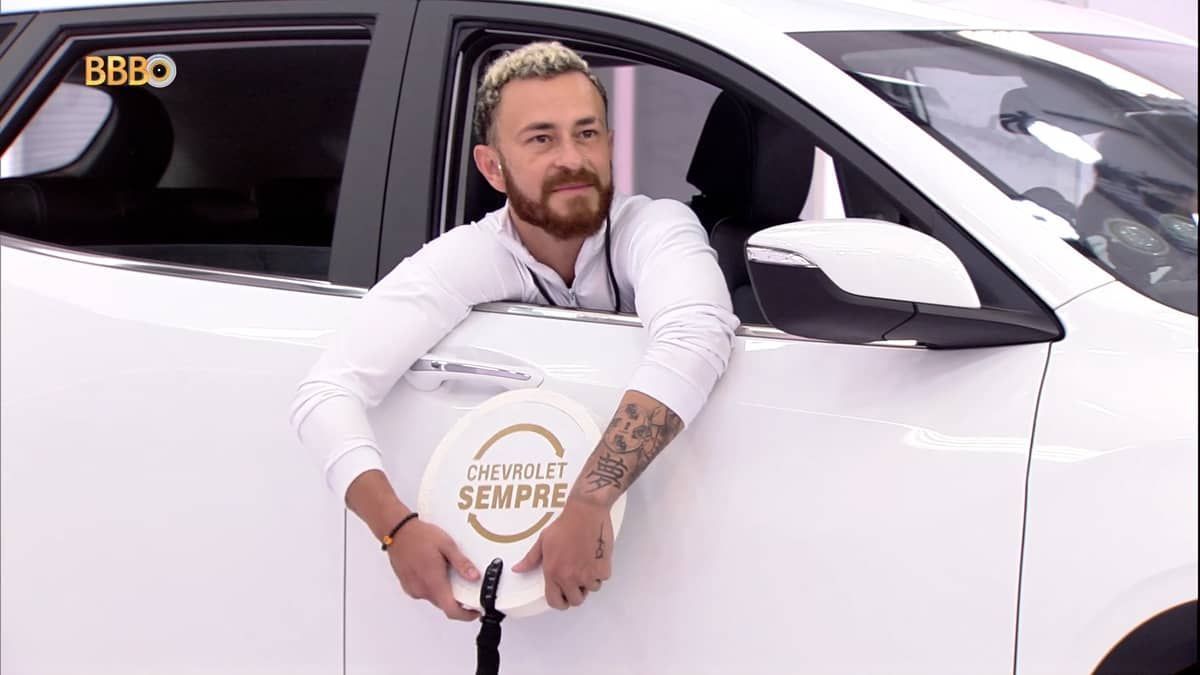 BBB 23: Fred mente sobre carro e internautas recuperam foto de influenciador com Land Rover
