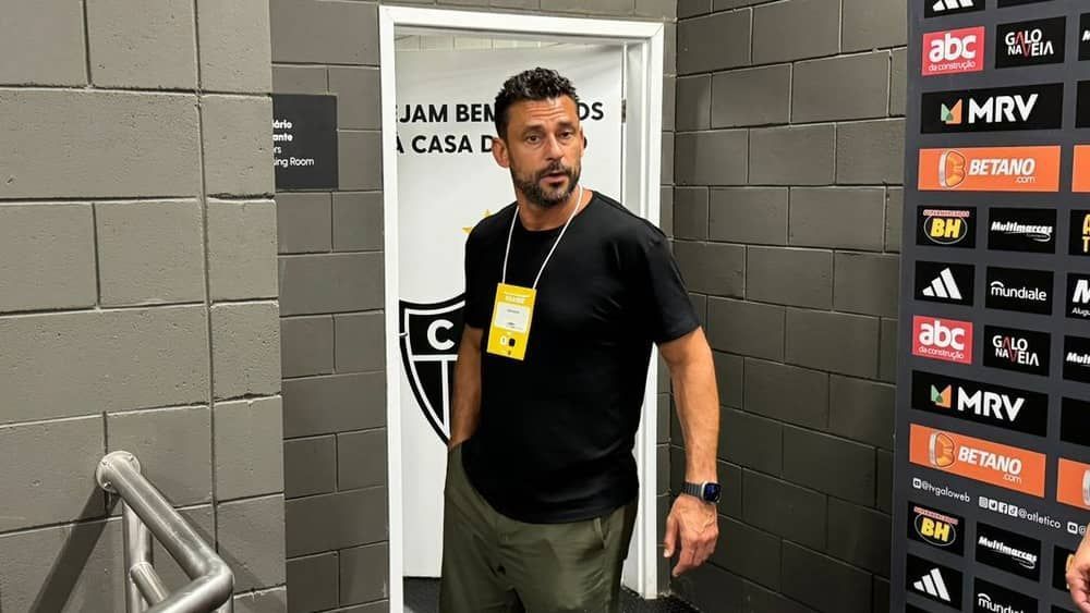 Diretor do Fluminense, Fred comparece à Arena MRV e vê vitória do Atlético