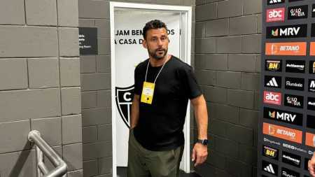 Fred foi educado, mas preferiu não conversar com a imprensa na Arena MRV