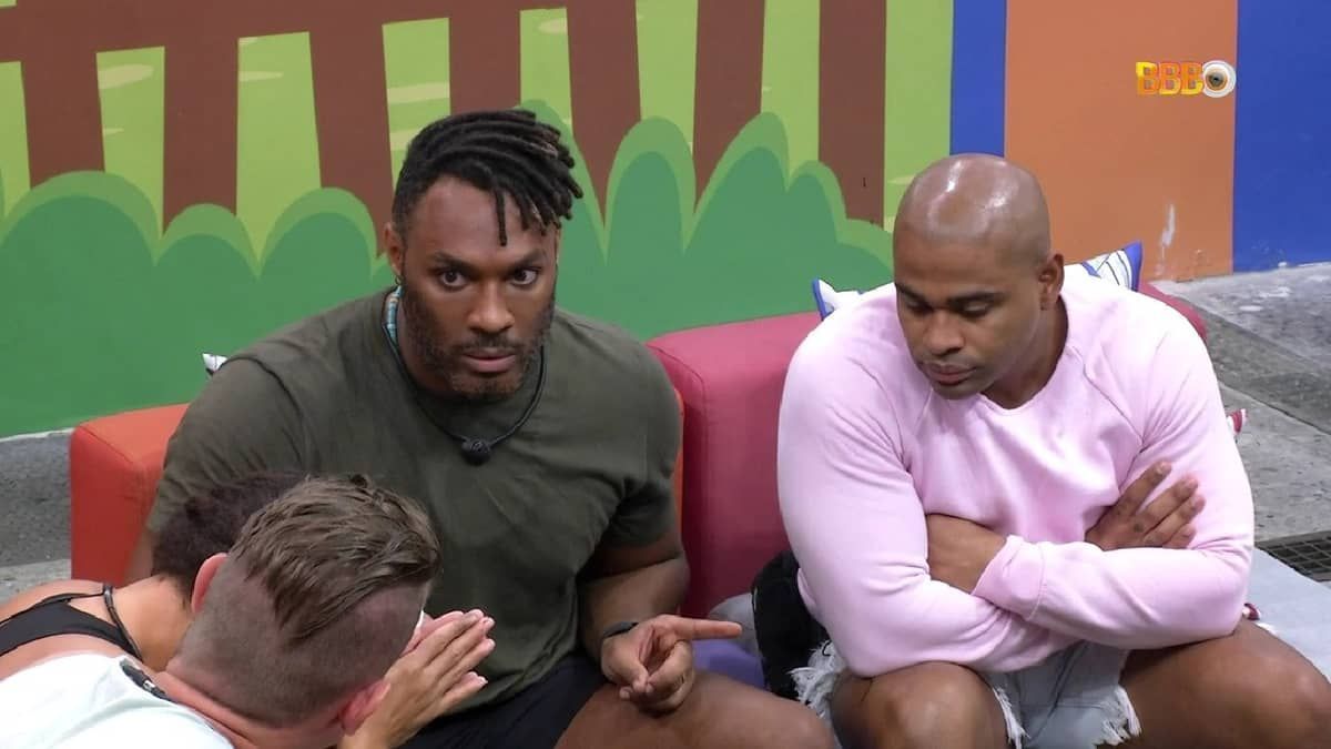 BBB 23: Fred Nicácio faz reunião com aliados e alerta: 'eles vão dizimar um por um'