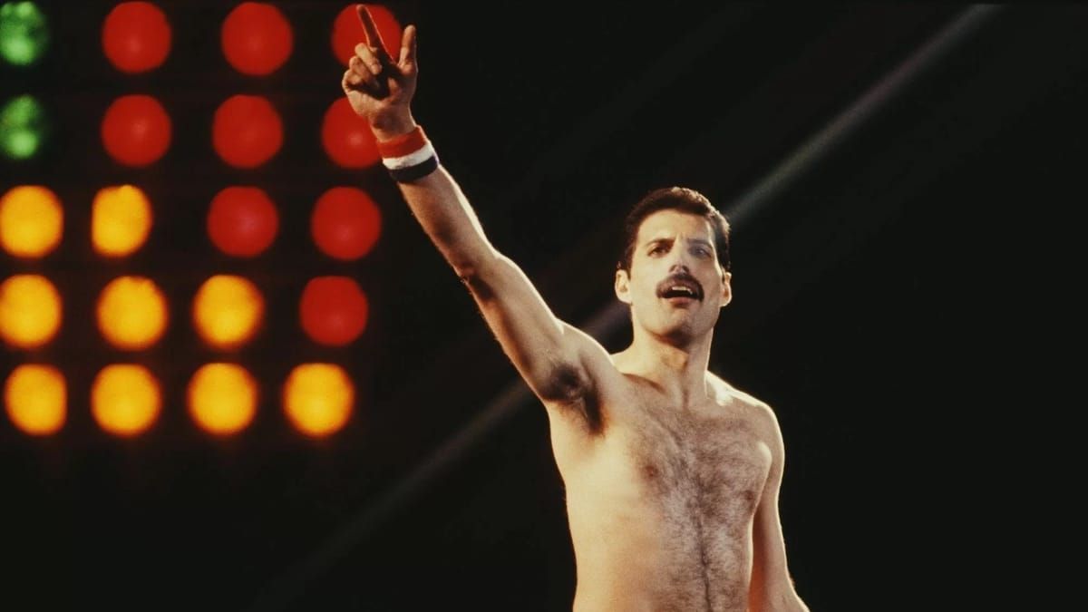 Irmã de Freddie Mercury gasta fortuna para recuperar pertences vendidos do cantor