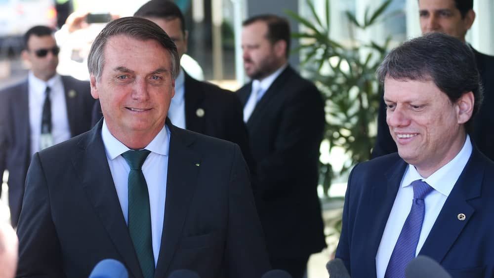 Bolsonaro e Tarcísio de Freitas participam de lançamento de frente da oposição em Brasília