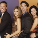 Morte de Matthew Perry deixou atrizes ‘destruídas’, diz diretor de ‘Friends’