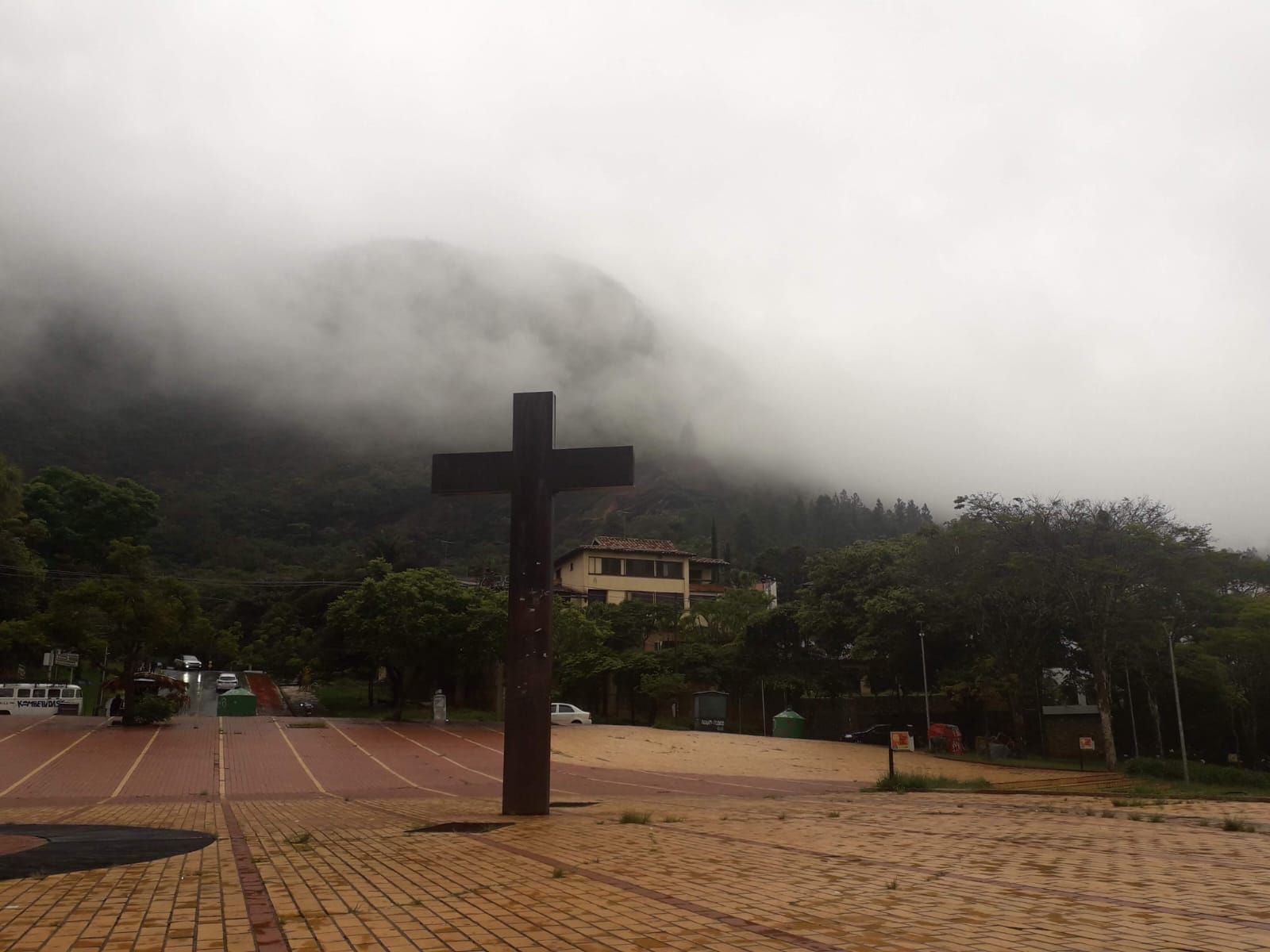 Frio chegou de vez? Confira a previsão do tempo da semana em BH