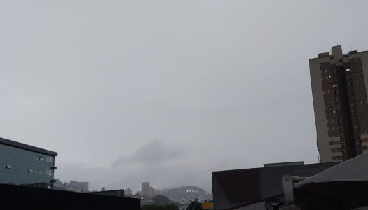 Alerta da Defesa Civil divulgado na manhã desta terça-feira informa que a temperatura está em declínio na capital, com mínimas abaixo de 13°C, especialmente nos dias 27, 28 e 29/06.