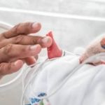 Sêxtuplos: pai diz que um dos bebês teve complicação e pede orações