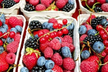 Pesquisa mostra que 24,1% dos brasileiros ingerem a quantidade de frutas e hortaliças recomendada pela Organização Mundial da Saúde (OMS).