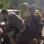 Vídeo: protesto contra falta d'água termina em confusão em Esmeraldas (MG); morador alega ter sido vítima de violência policial