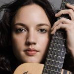 'Makeba': música de cantora francesa vira hit no TikTok; saiba quem é Jain