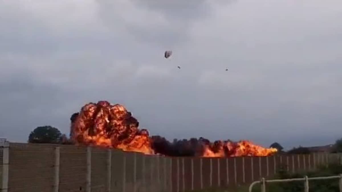 Vídeo: avião da esquadrilha da fumaça cai e mata menina de cinco anos na Itália