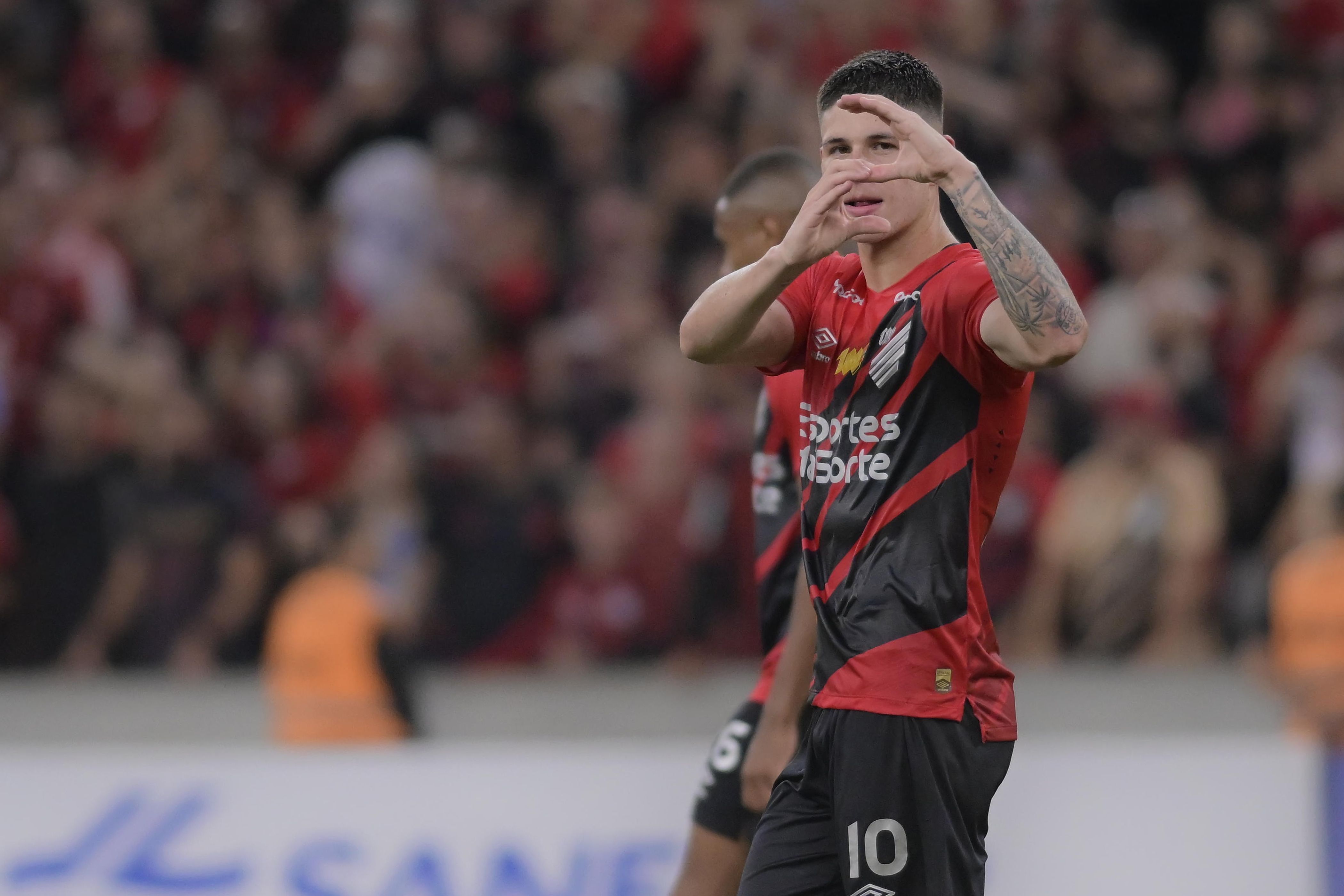 Athletico-PR vence Operário e garante vaga na final do Campeonato Paranaense