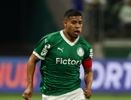 Gilberto em ação pelo Palmeiras Sub-20