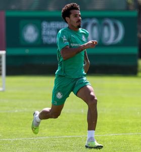 Evangelista marcou um dos gols do Palmeiras na goleada sobre o Internacional