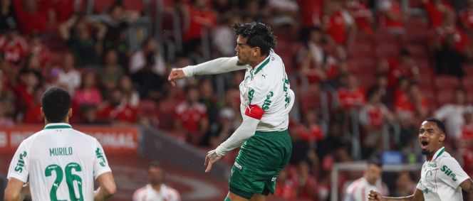 Gómez abriu o placar para o Palmeiras contra o Inter