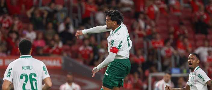 Gómez abriu o placar para o Palmeiras contra o Inter