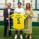 Palmeiras homenageia Abel Ferreira, que reage e manda recado à Leila