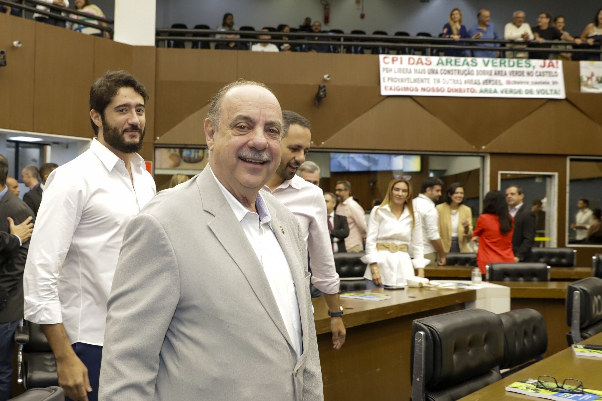 Após embates, Fuad e Gabriel protagonizam reunião amistosa na Câmara de BH
