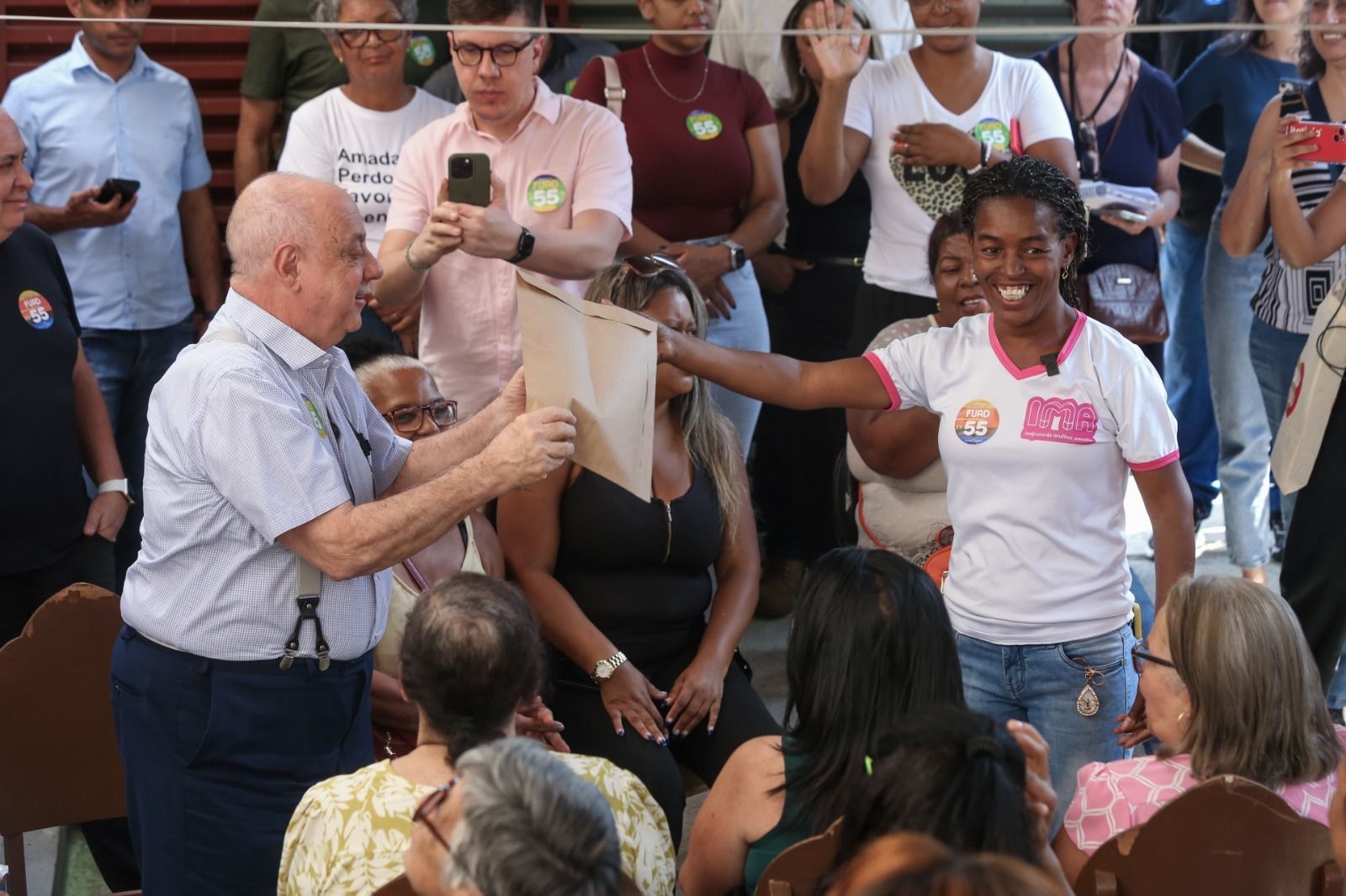 Fuad se reúne com grupo de mulheres e fala sobre continuidade de projetos para o público em situação de risco