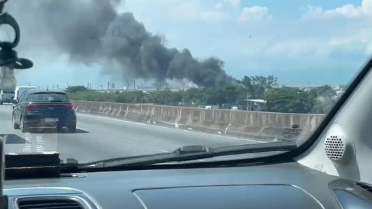 Fumaça do incêndio já pode ser vista de longe