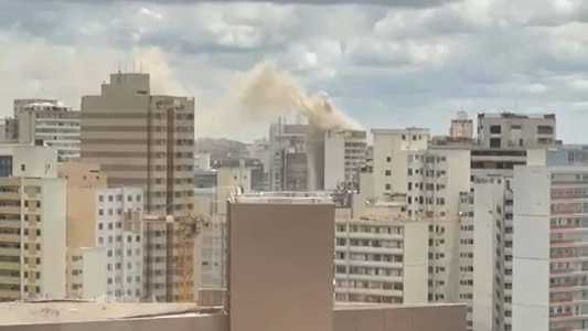 Fumaça é vista do bairro Funcionários, na região Centro-Sul