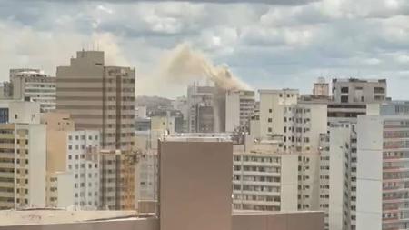 Fumaça é vista do bairro Funcionários, na região Centro-Sul