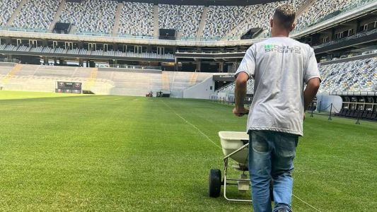 Funcionários da Arena MRV iniciaram tratamento no gramado