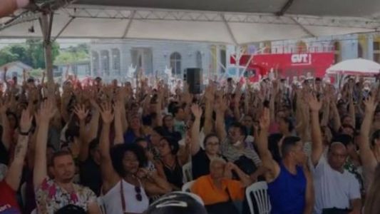 Funcionários públicos aceitaram os termos da Prefeitura de Belo Horizonte e vão renegociar em outubro