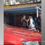 Guarda joga spray de pimenta em estudante na porta de escola em SP