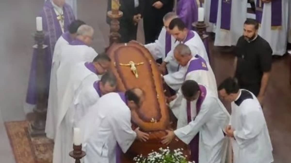 Funeral de Dom Geraldo Lyrio Rocha acontece hoje em Mariana