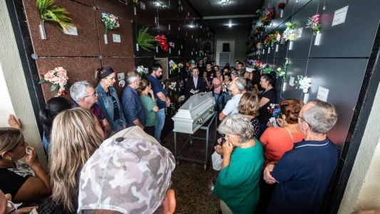 Funeral do menino Bernardo Cunha Machado, de 5 anos, em Blumenau, Santa Catarina, na manhã desta quinta-feira, 06.