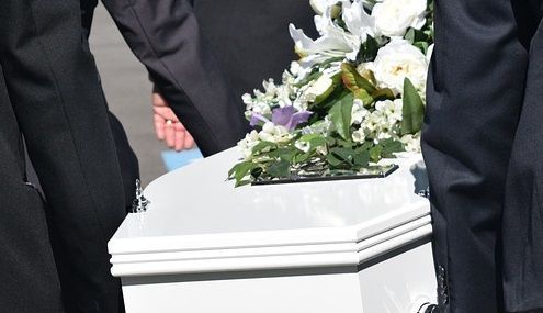 Homem que furtou caixão com corpo de recém-nascido em Timóteo diz que estava bêbado