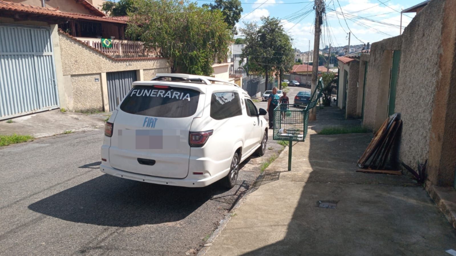 Homem que furtou carro de funerária com corpo dentro em BH tem passagens por estupro e tráfico