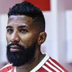 No mercado: a situação do lateral-direito Rodinei, do Olympiacos