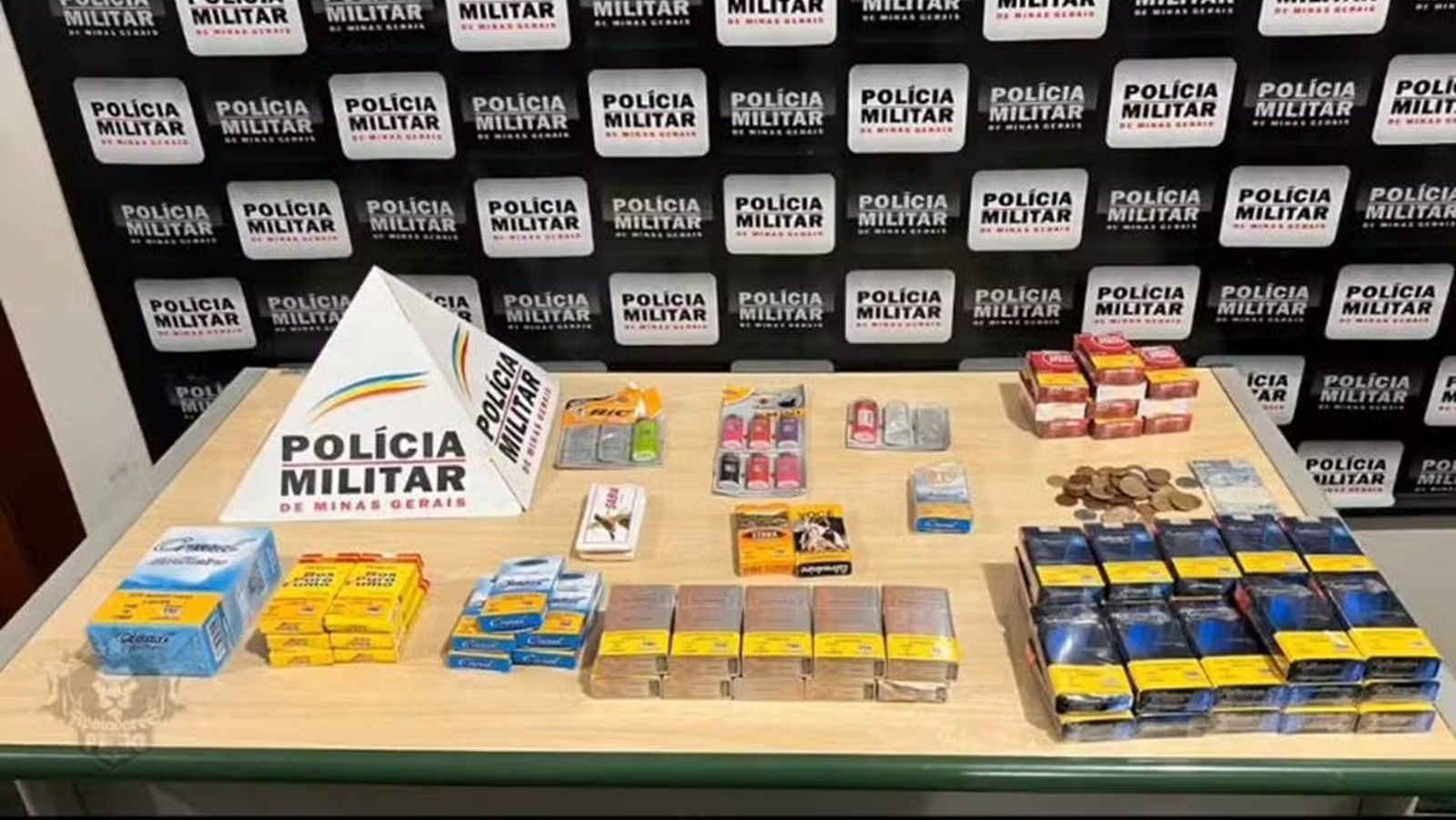 Ladrão cai de altura de dois metros e é agredido durante furto de cigarros em MG