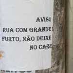 Furtos a carros no bairro Cruzeiro em BH fazem moradores deixarem avisos em árvores: 'não pare aqui'