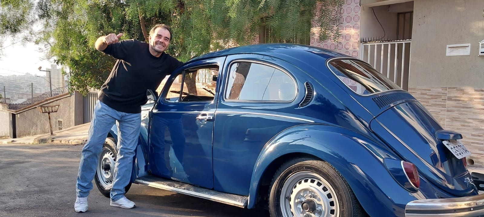 Família de BH que ganhou fusca no Baú da Felicidade, de Silvio Santos, mantém relíquia há 43 anos