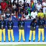Atacante diz que prata valeu ouro para a Seleção Feminina de futebol em Paris