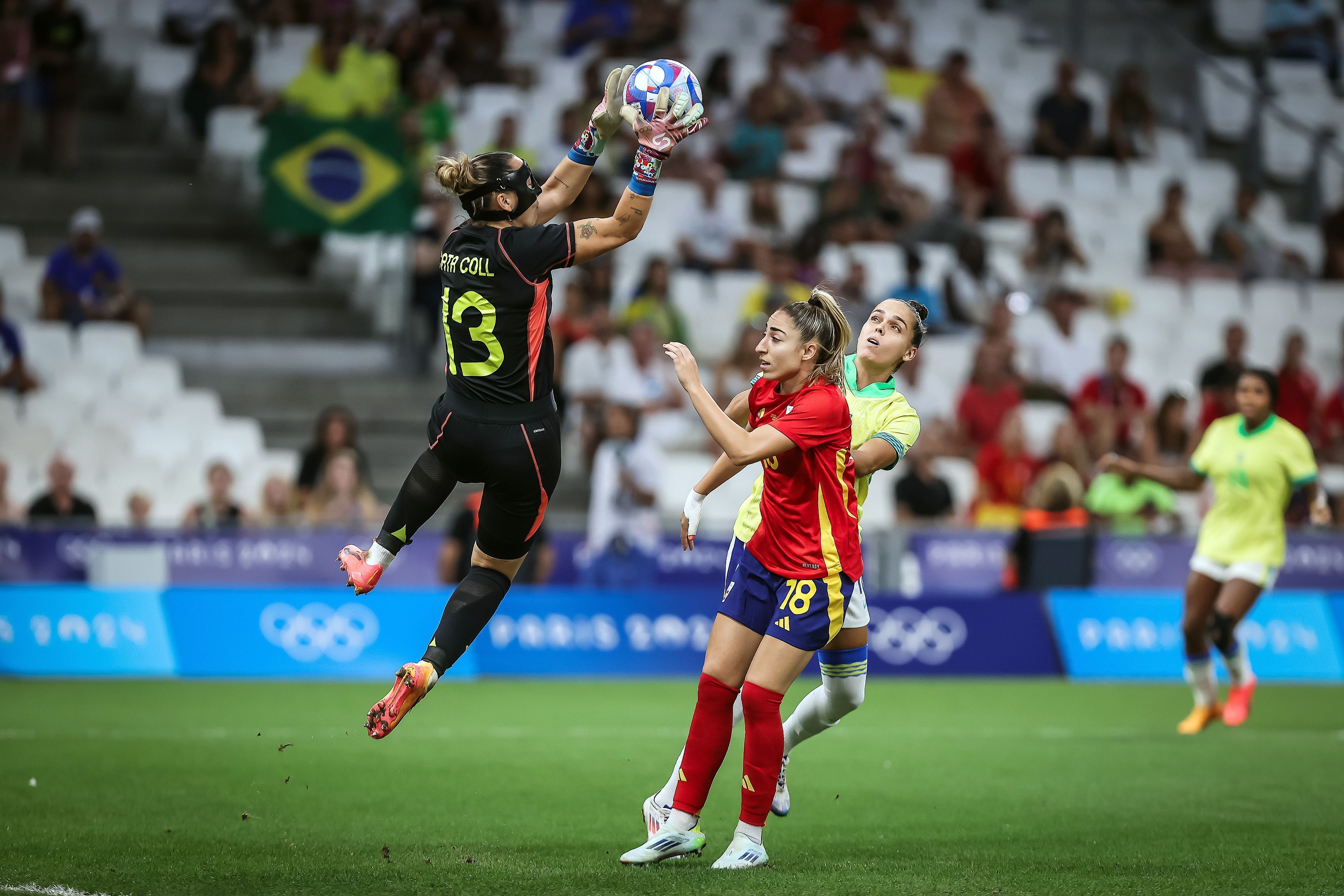 Alvo de provocações, goleira da Espanha admite incômodo com Seleção Brasileira
