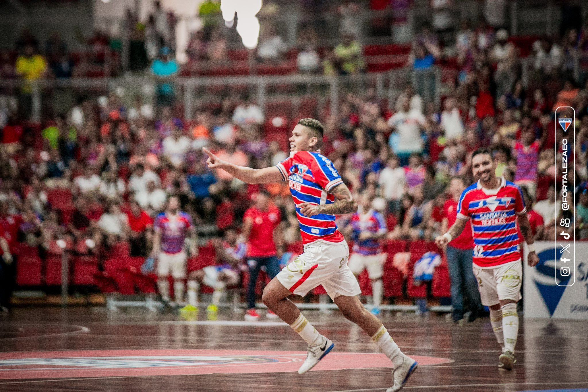 Fortaleza rompe relações com duas organizadas após briga em jogo de futsal