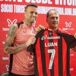 Técnico do Vitória se posiciona sobre saída de Luan: 'Escolha da direção'