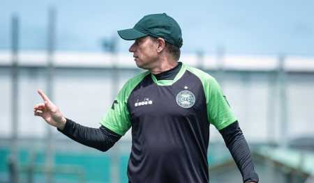 Fernando Seabra comanda o Coritiba em 2026