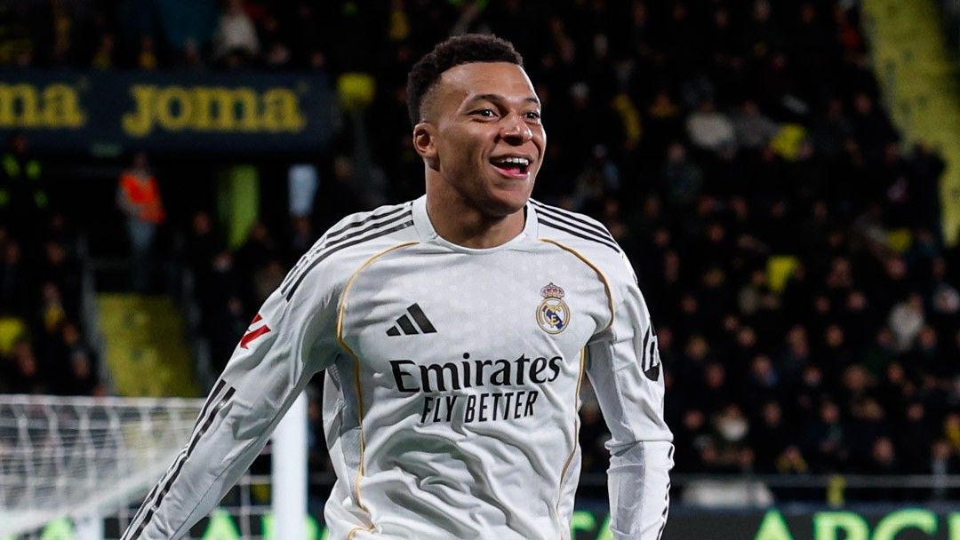 Mbappé faz dois, Real Madrid vence Villarreal e assume liderança