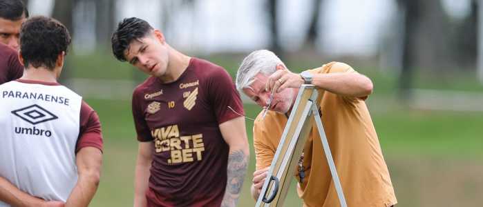 Bruno Zapelli é titular absoluto da equipe de Odair Hellmann